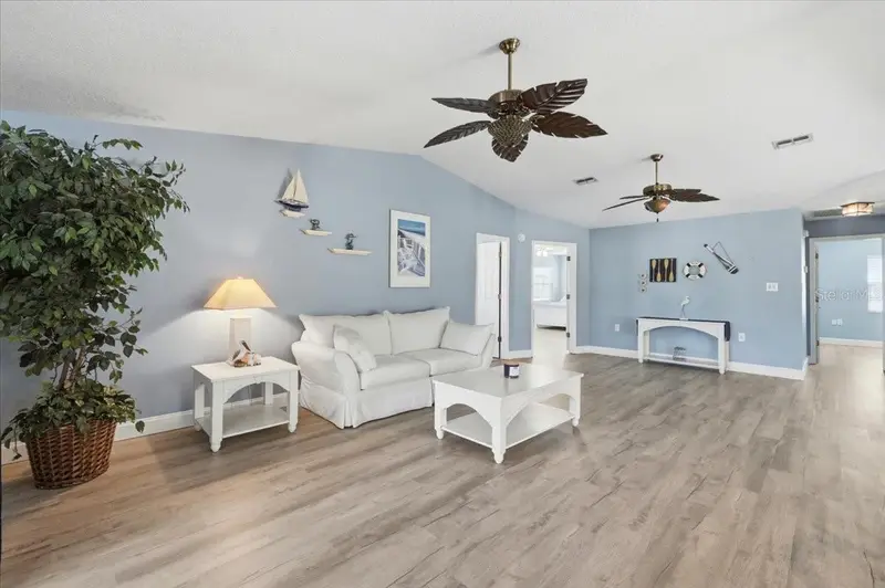6140 Seagull Ln, FL