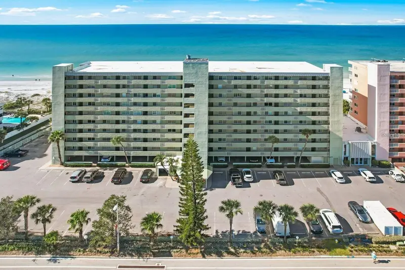 20000 Gulf Blvd #707, FL