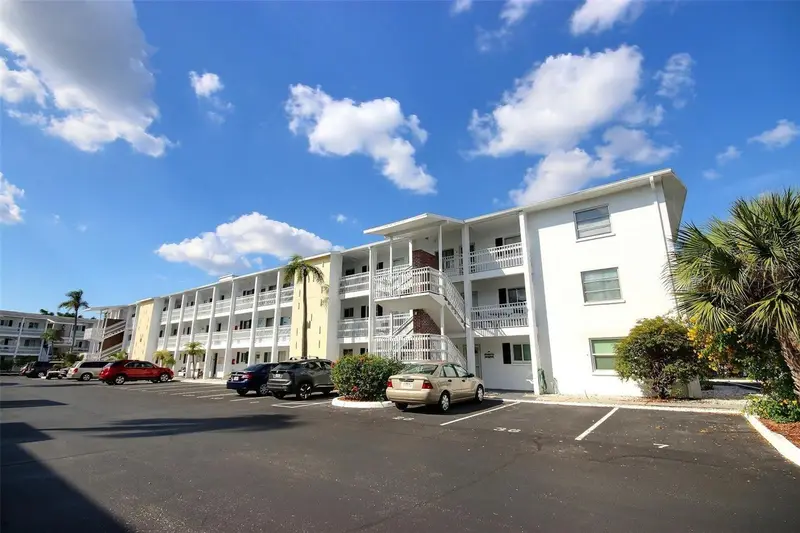 1631 Leisure Dr #M36, FL
