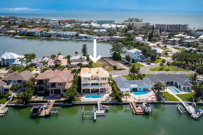306 Harbor Dr, FL