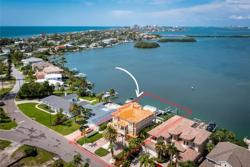 306 Harbor Dr, FL
