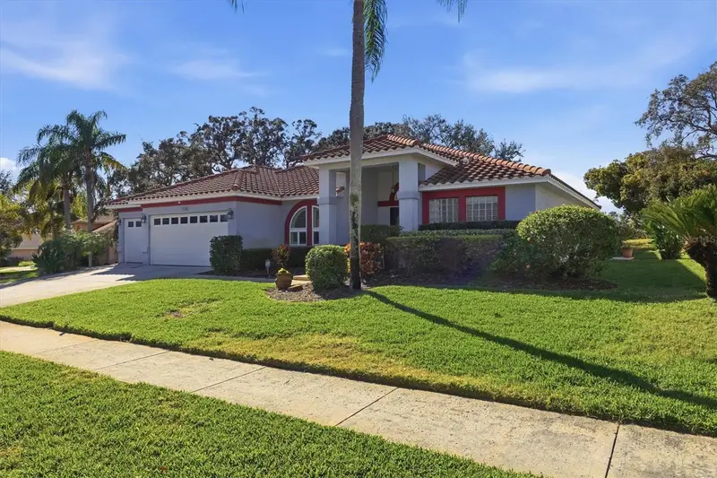 716 Woodmont Dr, FL