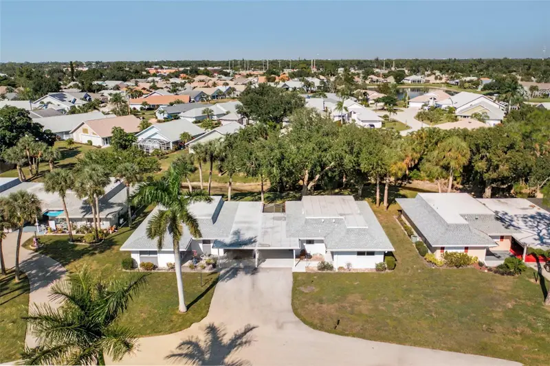 536 Pangola Dr, FL