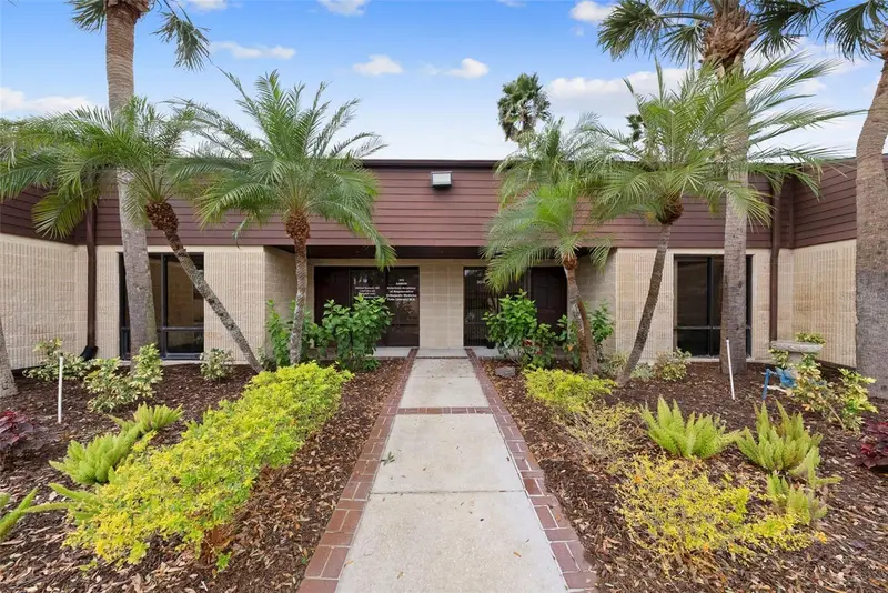 611 Druid Rd E #303, FL