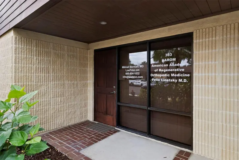 611 Druid Rd E #303, FL