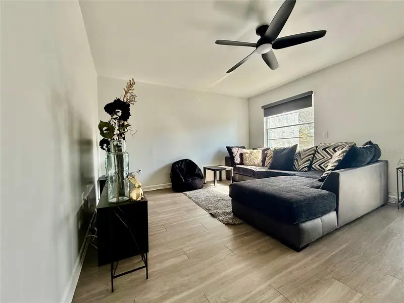 2507 N Alafaya Trl #12, FL