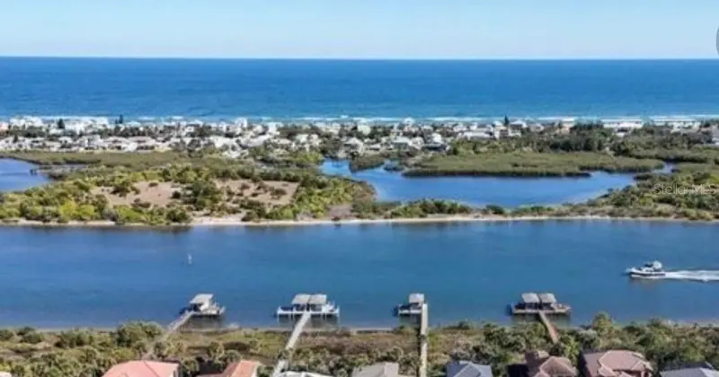 36 N Riverwalk Dr, FL