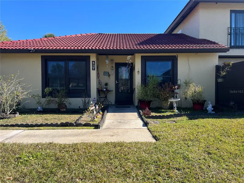 437 Hunter Cir, FL