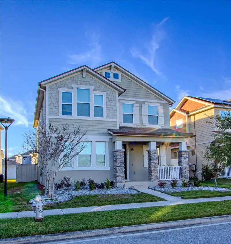 1704 Felicity Ln, FL