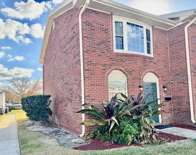 1920 Edgewood Dr E #O1, FL