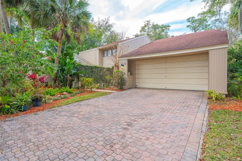 100 Hidden Oak Dr, FL