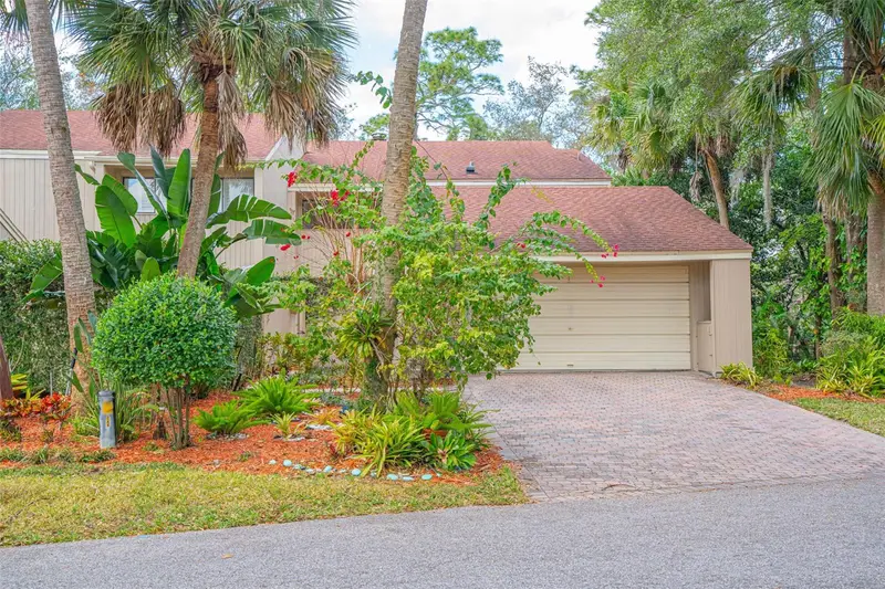 100 Hidden Oak Dr, FL