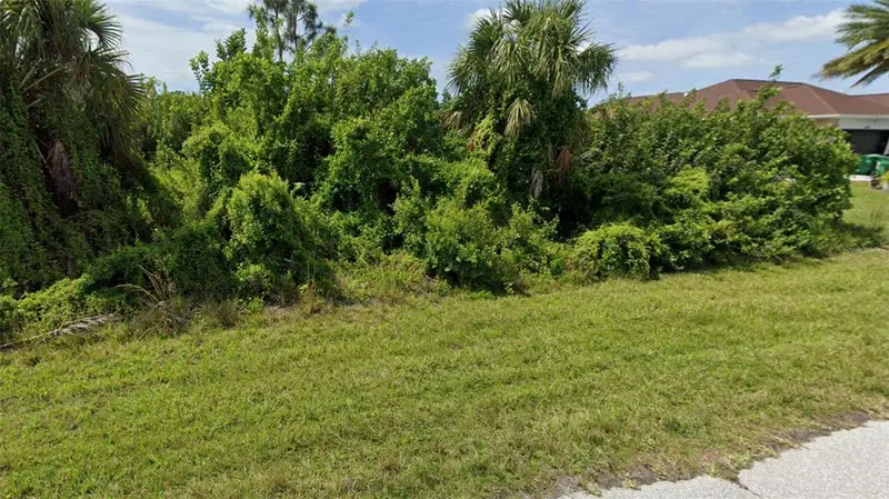 10487 Woodland Ave, FL