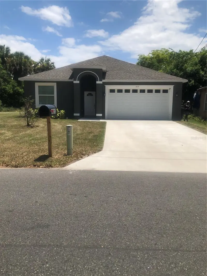 1013 W 11th St, FL