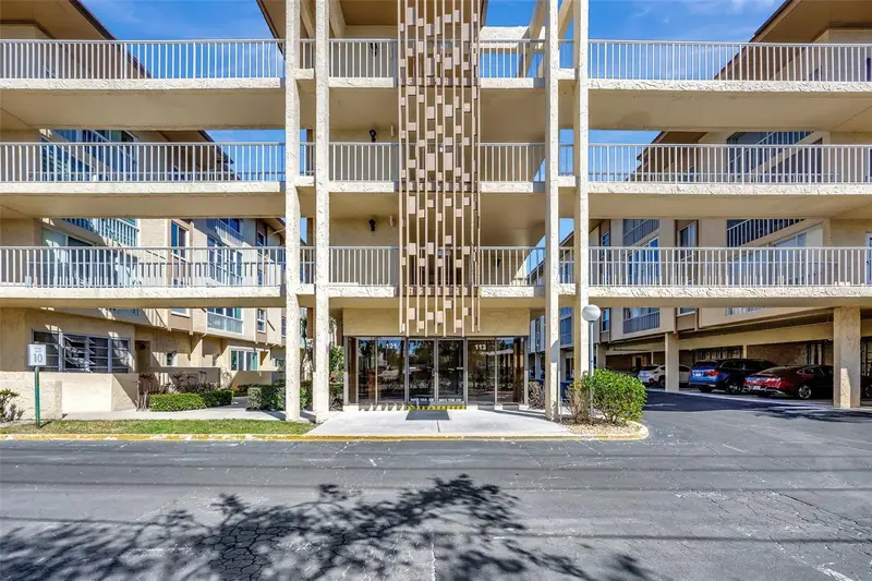 113 Island Way #241, FL