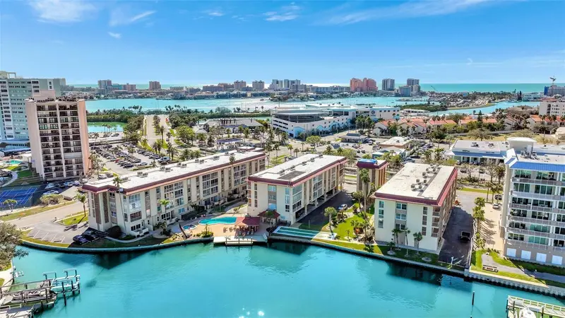 113 Island Way #241, FL