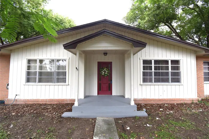 4104 E County Road 540a, FL