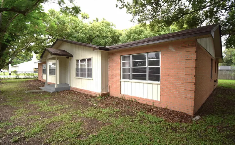 4104 E County Road 540a, FL