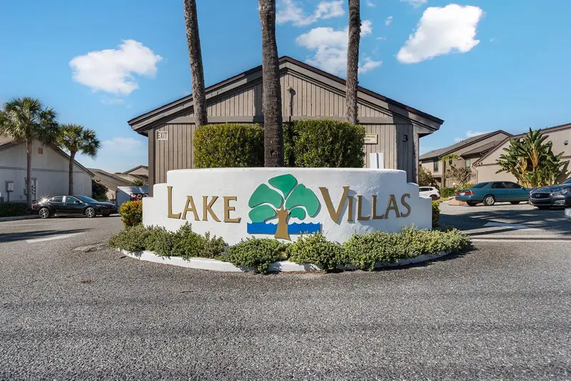670 Lake Villas Dr #C, FL