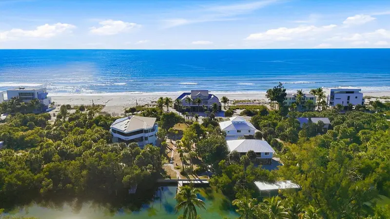 390 N Gulf Blvd, FL