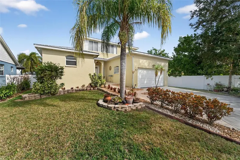 901 Shagos Dr, FL