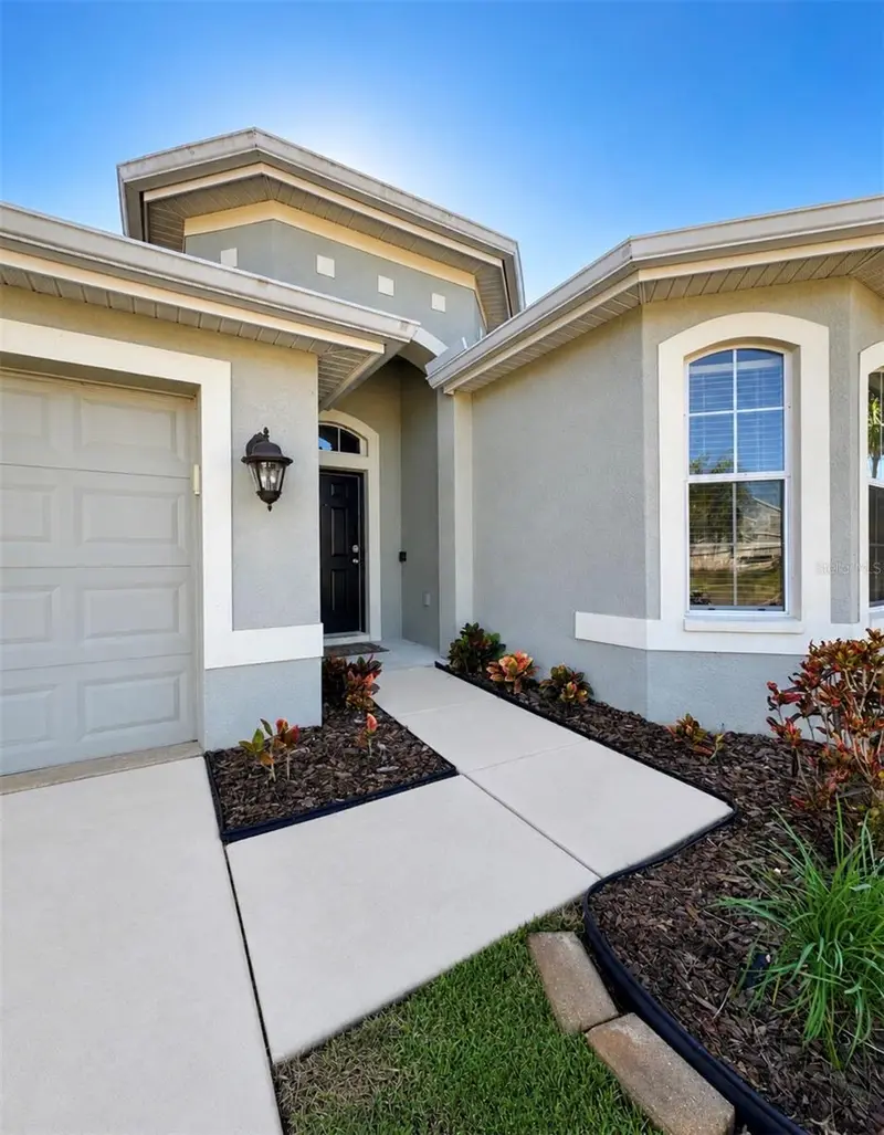 32029 Garden Alcove Loop, FL