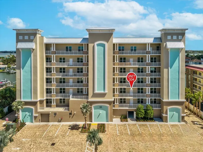 125 Island Way #304, FL