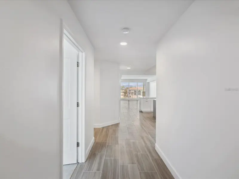 125 Island Way #304, FL