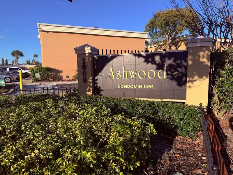 1000 Lake Of The Woods Blvd #101f, FL