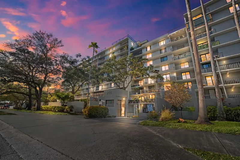 201 W Laurel St #310, FL