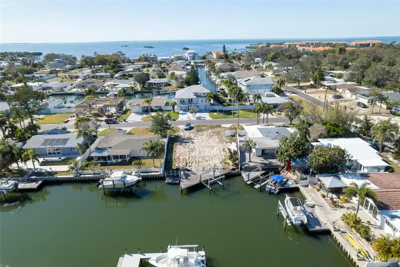 303 Morningside Dr, FL