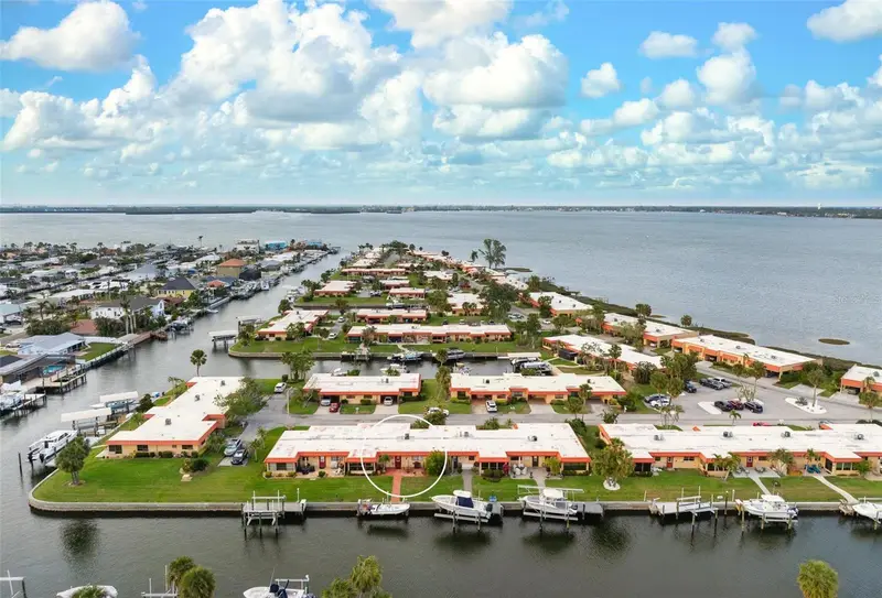 9527 Azure Cv, FL