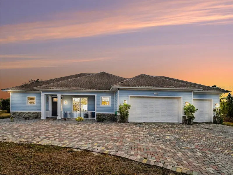 306 Calendar St, FL