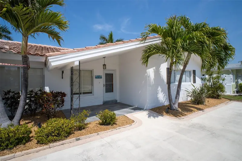 2220 E Vina Del Mar Blvd, FL