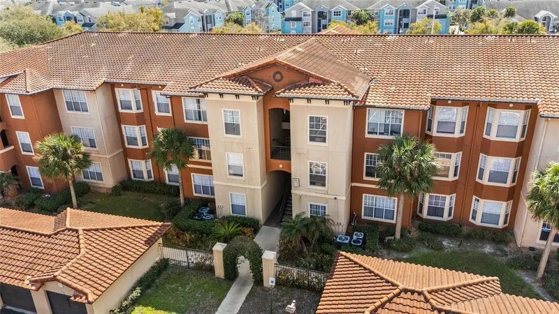 5554 Metrowest Blvd #305, FL