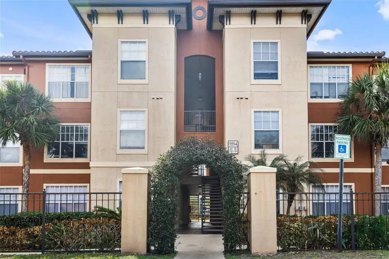 5554 Metrowest Blvd #305, FL