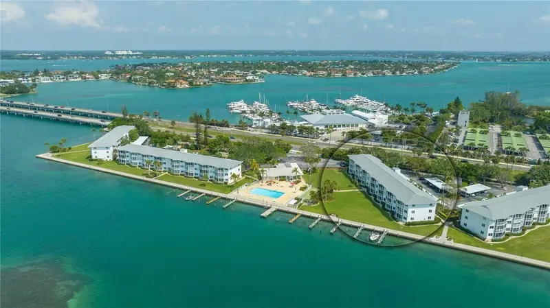 771 John Ringling Blvd #2, FL