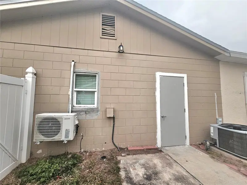 896 Florida Pkwy, FL