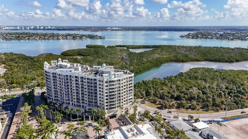 1300 Benjamin Franklin Dr #809, FL