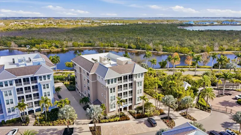 395 Aruba Cir #303, FL