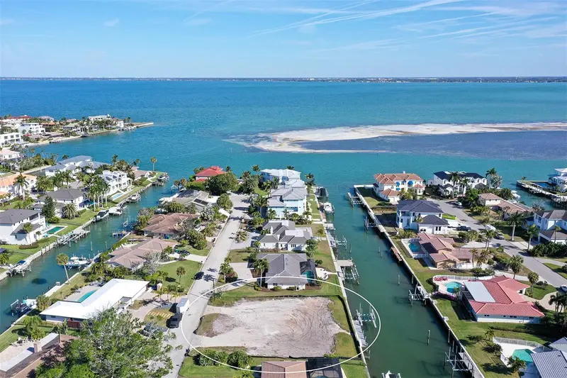 536 Gunwale Ln, FL