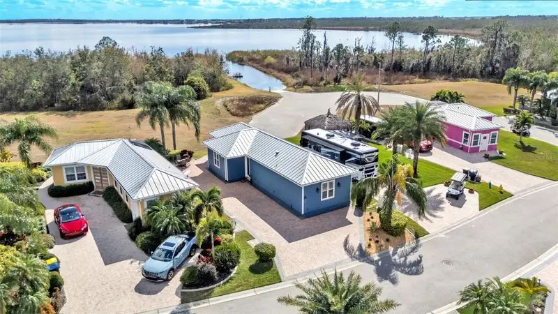 3272 Fish Hawk Dr, FL