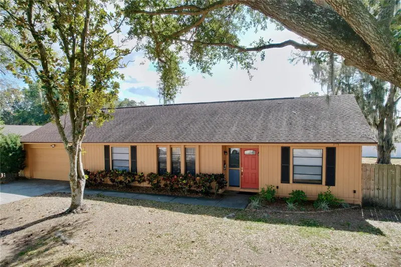 2205 Roslyn Ln, FL