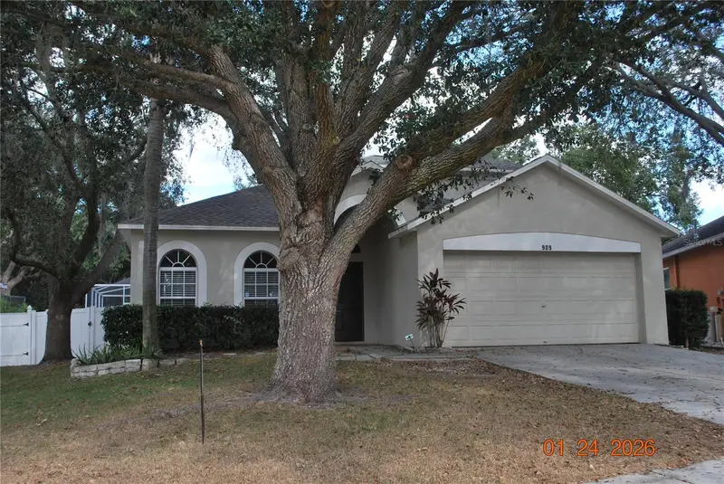 909 Grand Canyon Dr, FL