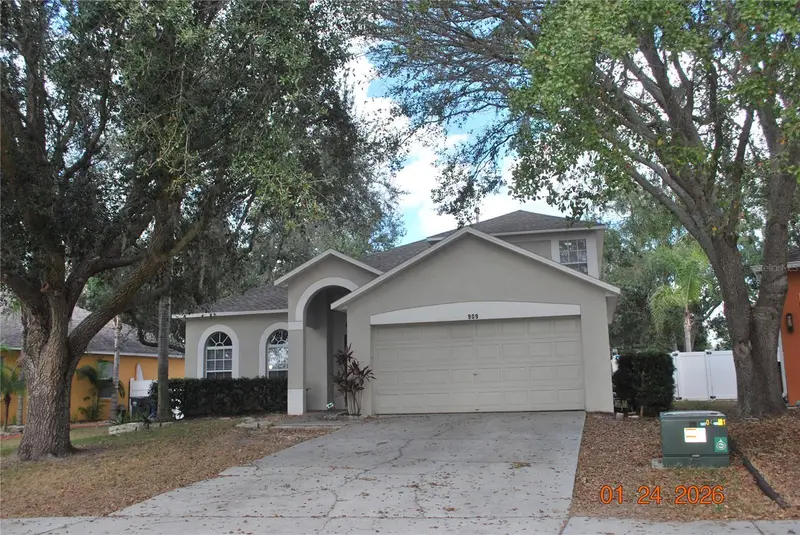 909 Grand Canyon Dr, FL