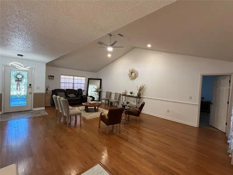 32 Westlawn Pl, FL