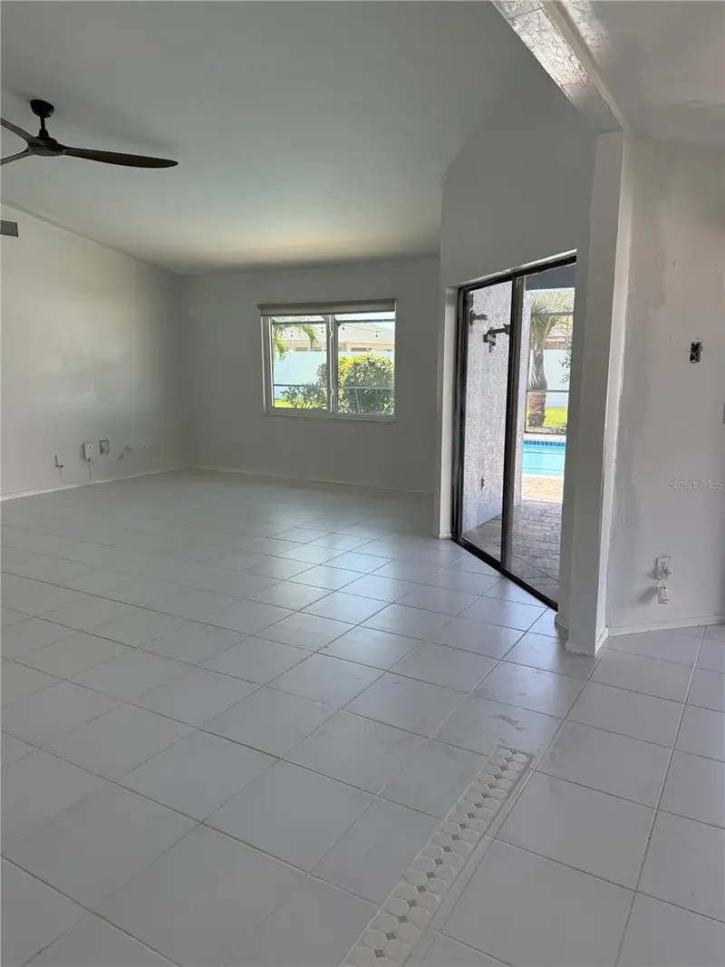 32 Ne 13th Pl, FL