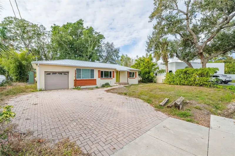 6213 Sanders Dr, FL