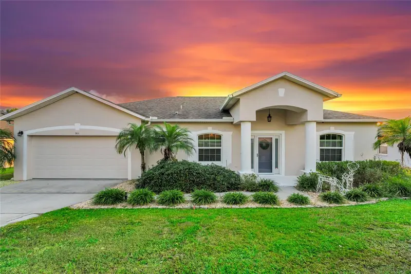 911 Shawna Shrs, FL