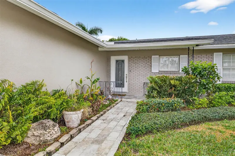 8718 Tahiti Ln, FL